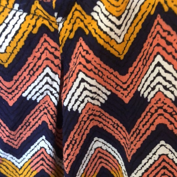 👛(ANY 2/$20) KISMET Sleeveless Hi-Low Tank Geometric 1/4 Back Zipper - Picture 5 of 7